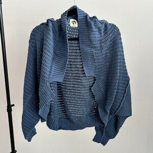 Care FP East To West Cardi blue gulf color XS